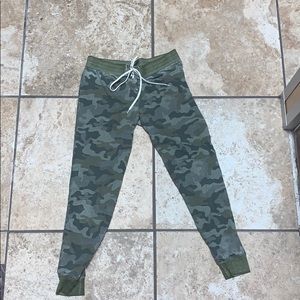💚Aerie Camo Soft Jogger💚